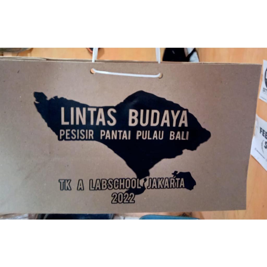 

PAPERBAG COKLAT BROWNIES SIZE 31X14X20CM CUSTOM SABLON SNACK HAMPERS HAJATAN ULTAH BRAND TOKO OLSHOP