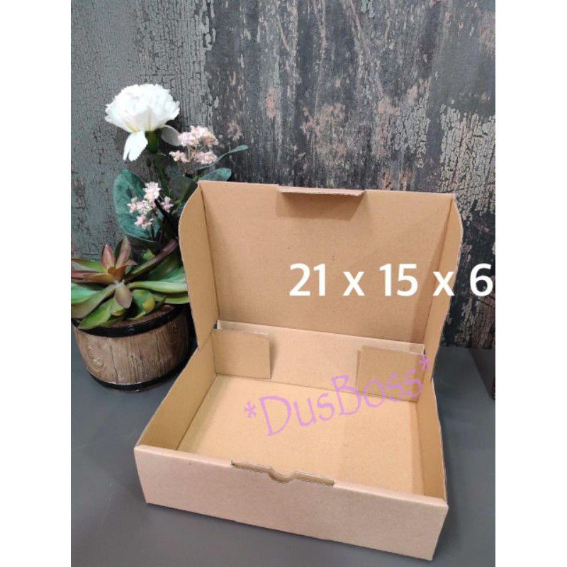 Kardus 21x15x6cm dan Easy Usage Kardus Hampers Kotak Hampers Box Hampers Kardus Makanan Kotak Makanan Box Makanan Kardus Kue Box Kue Kotak Kue Kardus Hadiah Kotak Hadiah Box Hadiah Gift Box Corrugated Box Kardus Diecut  21x15x6cm