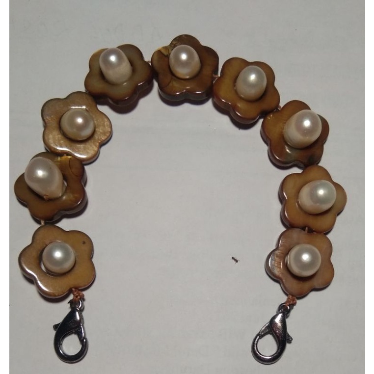 kait konektor  masker hijab mutiara air tawar dan kerang cantik elegan