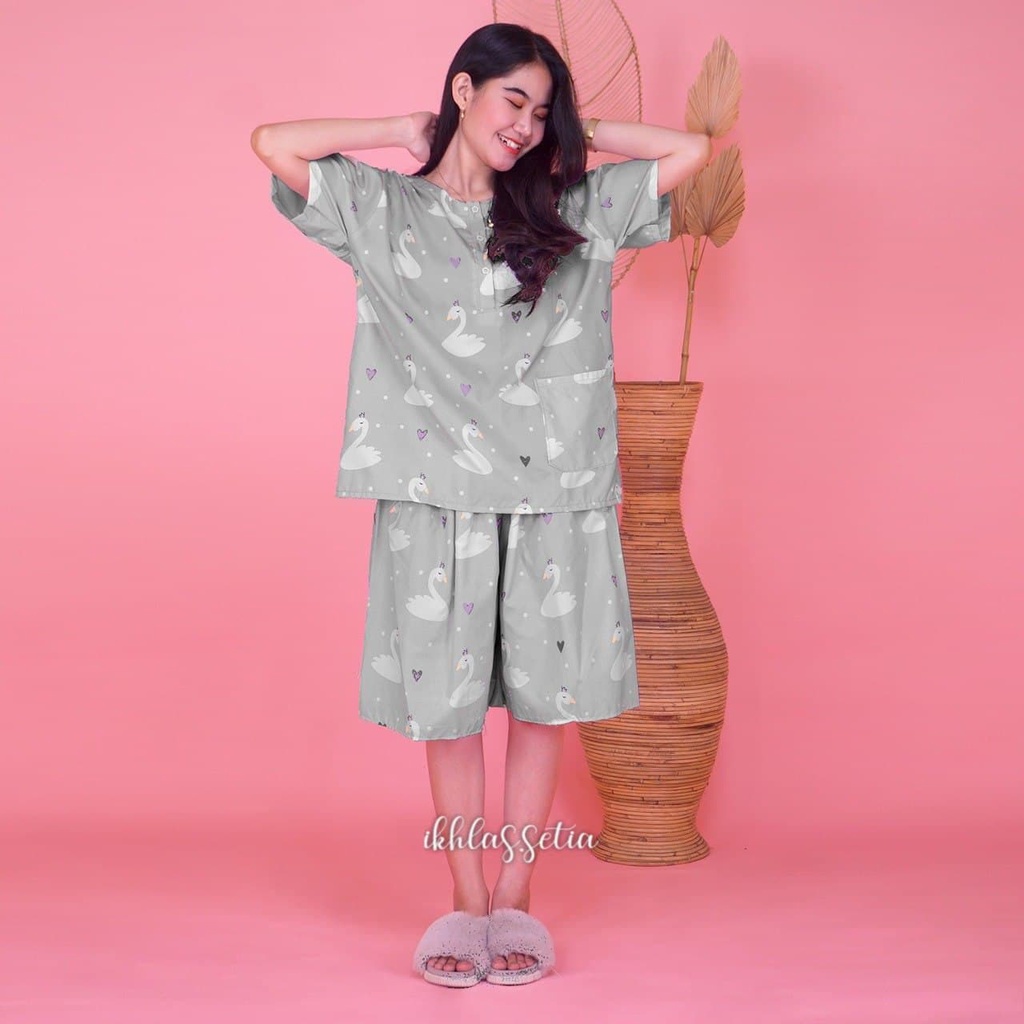 PIYAMA SETELAN PENDEK JUMBO KATUN KARAKTER BAJU TIDUR KANCING DEPAN-KJ BEBEK ABU