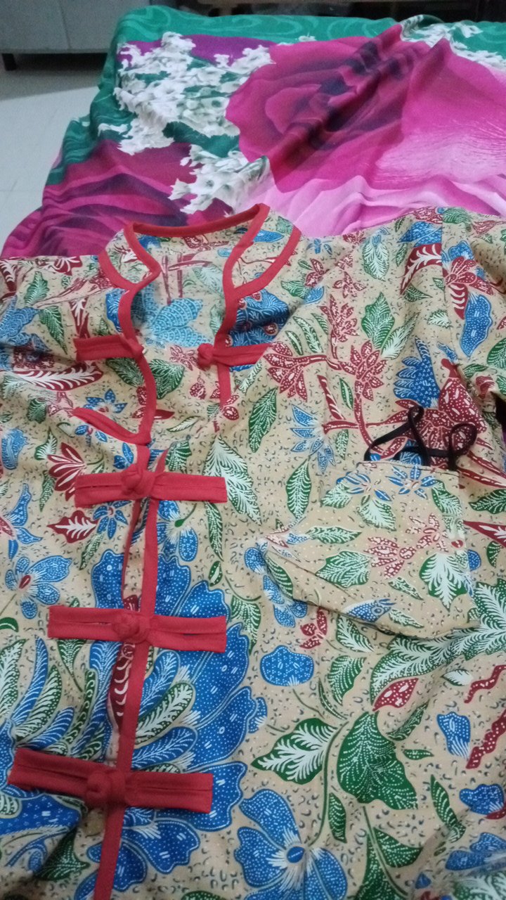 Atasan Batik Wanita Motif Tiga Negeri Free Masker