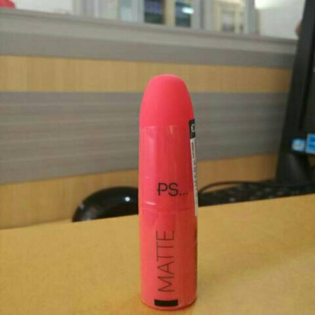 SOLD OUT-OFFLINE Matte Lipstick by Primark Amsterdam