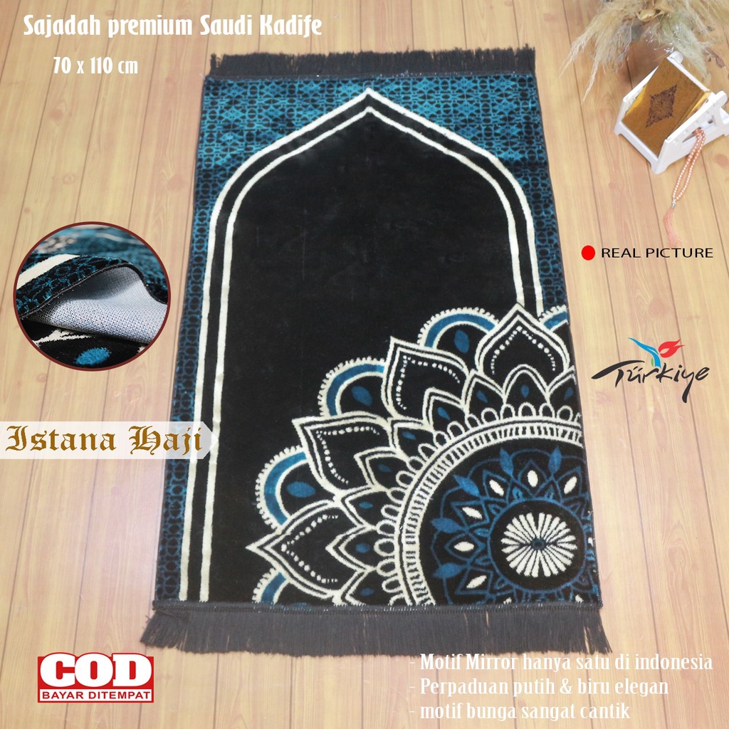 Sajadah Dewasa Premium Motif Bunga Cantik Dasar Hitam