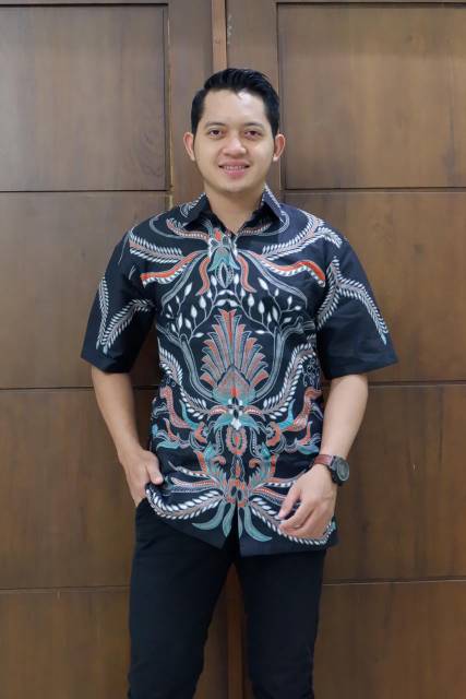 Hem batik lengan pendek lapis furing ori batik solo sragenan