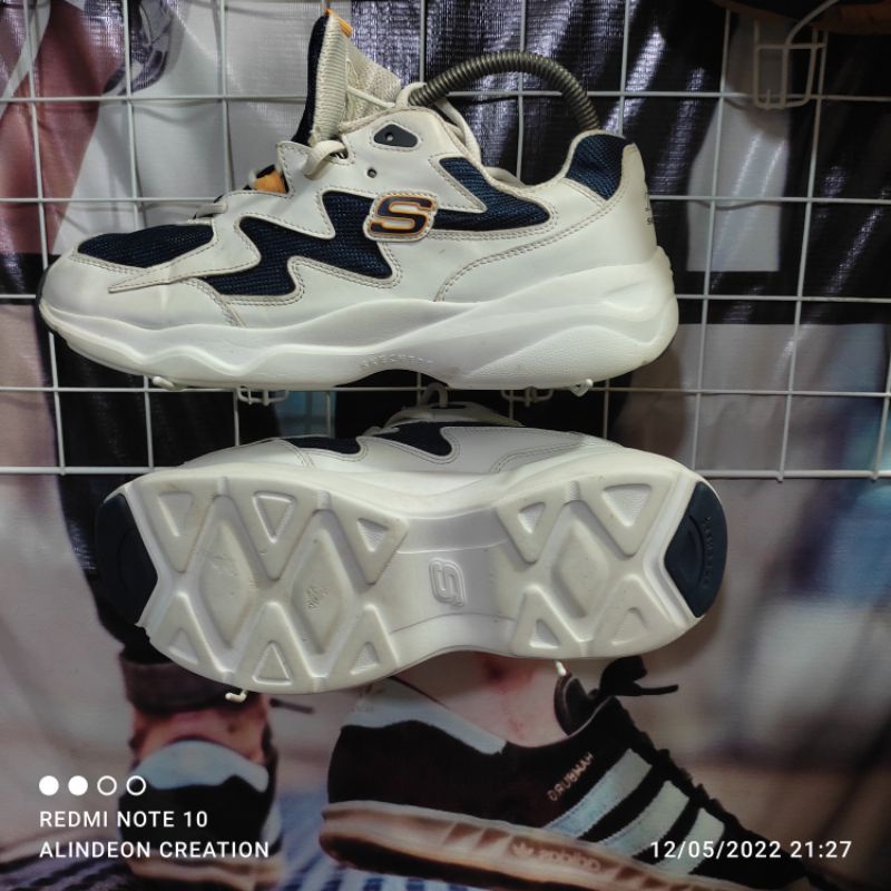 sepatu skechers d'lites