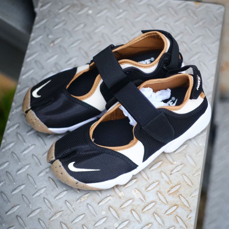 Sepatu Wanita Nike Air Rift Black Brown Gump