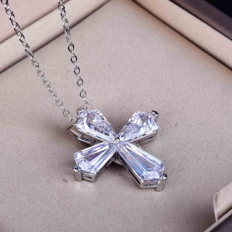 Luxury Super Flash High Carbon Diamond Cross Necklace