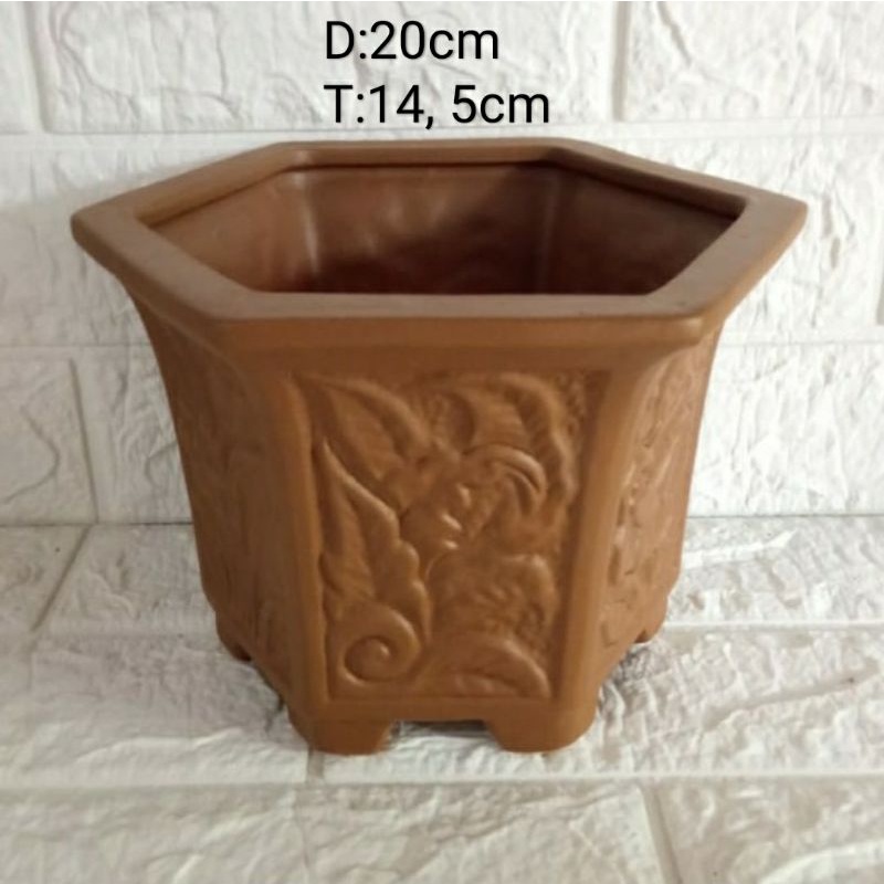 pot segi6 relief keramik