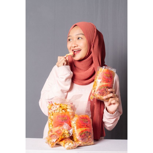 

Kripik seblak Kemasan 165gram