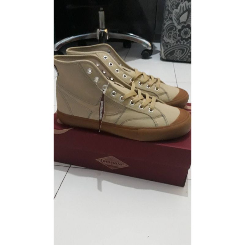 ❌SOLD❌compass gazelle high cappucino