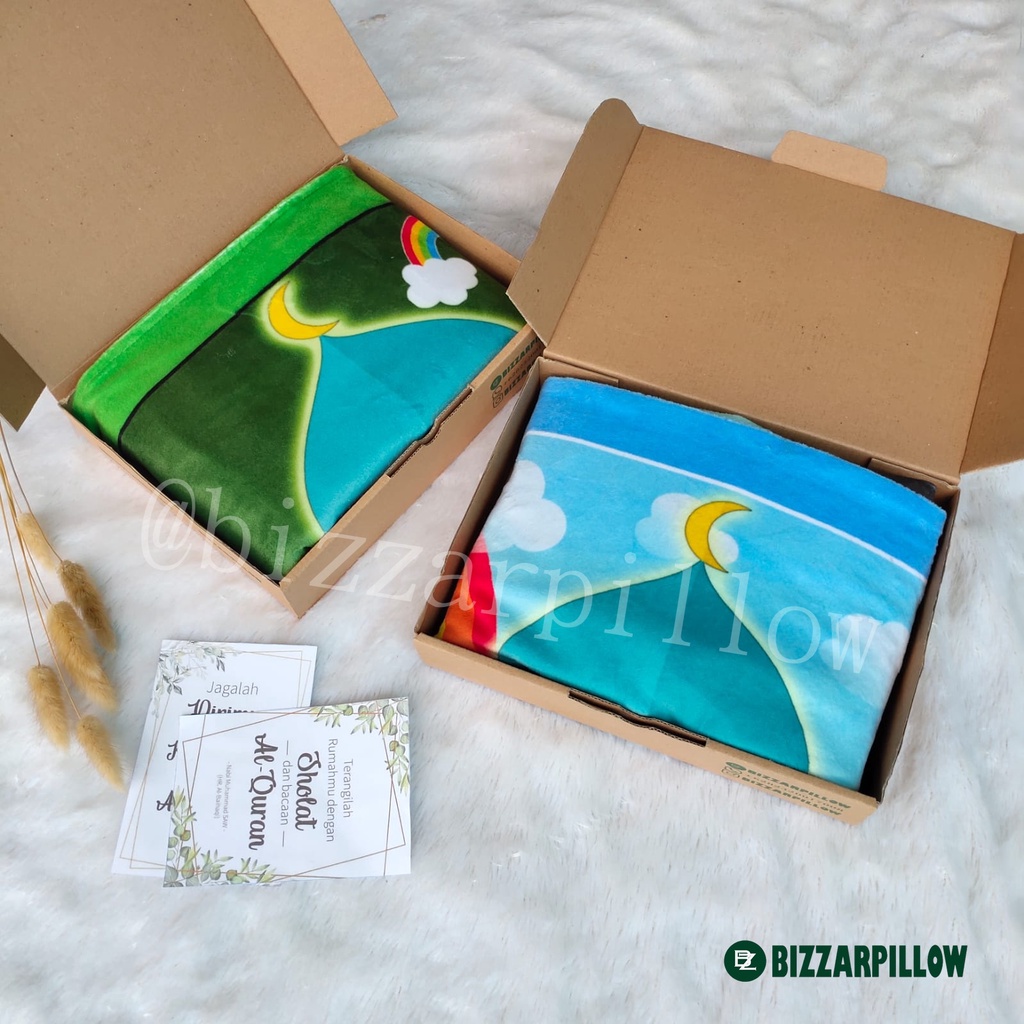 Bizzarpillow Sajadah Anak Travel Gratis Box | Souvenir | Hadiah BZ242