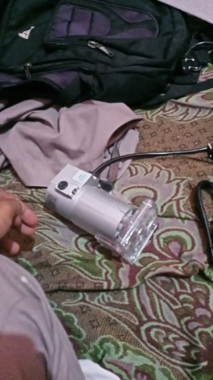 Modern M-2700 Mesin Profil (trimmer)