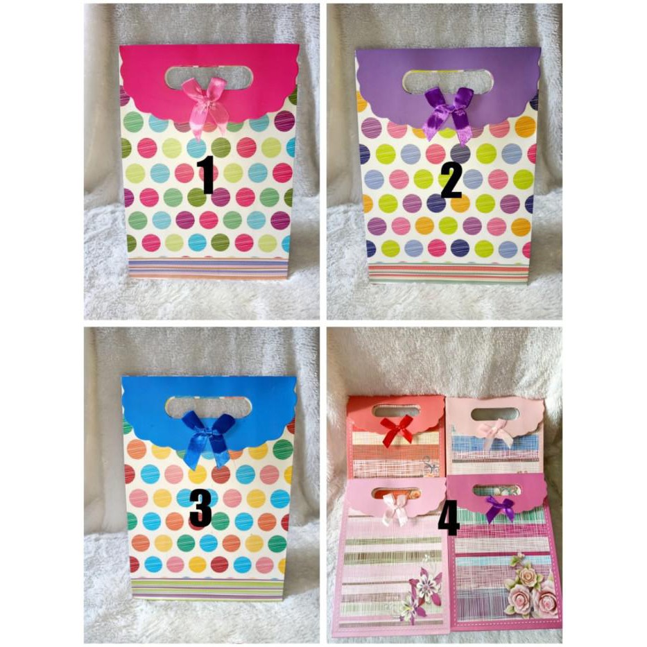 

Goodie Bag / Paper Bag Motif / Tas Kado / Tas Ulang Tahun Kecil (Harga 1 Lusin) Berkualitas