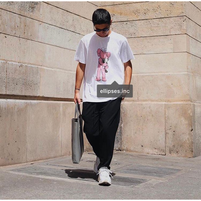 Tumblr Tee / T-Shirt / Kaos Pria Lengan Pendek Kaws x Uniqlo BFF - Putih