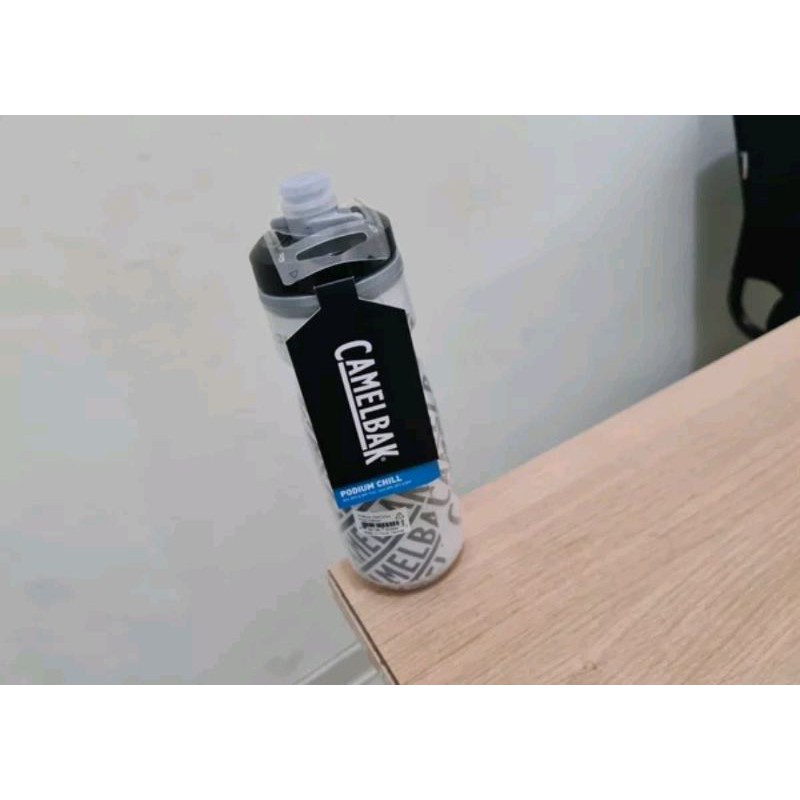 Bottle Camelbak Podium Chill Race Edition 620 ML insulated White Black Botol code 731813001