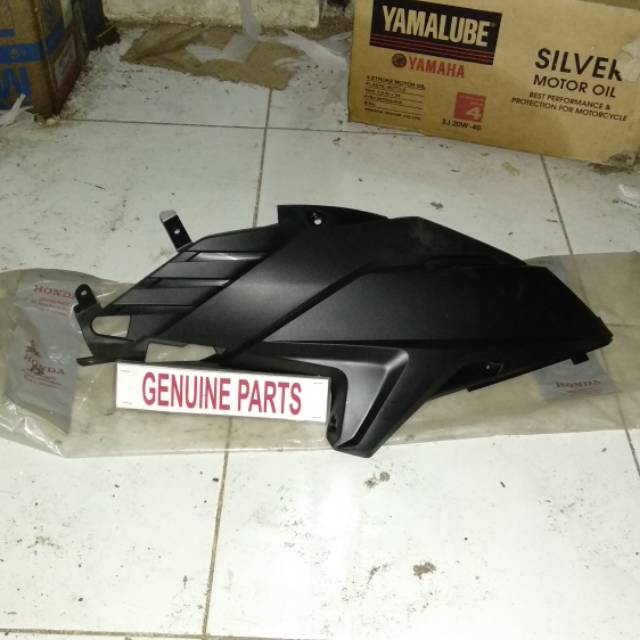 Body Bawah Sambungan Body Kanan Cover Step Vario Techno 110 Lama 83520-KVB-N50 Ori Orginal Ahm