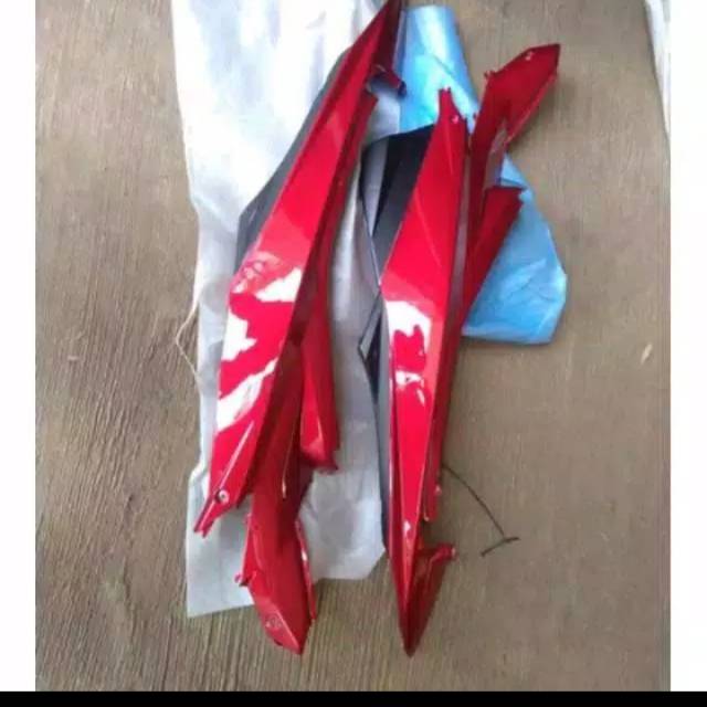 Body belakang satria Fu facelift, Merah