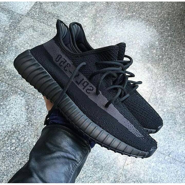 SEPATU SNEAKER YEEZY V2 BLACK SOUL HITAM PREMIUM VIETNAM ORIGINAL COWOK CEWEK GRADE RUNNING HANGOUT