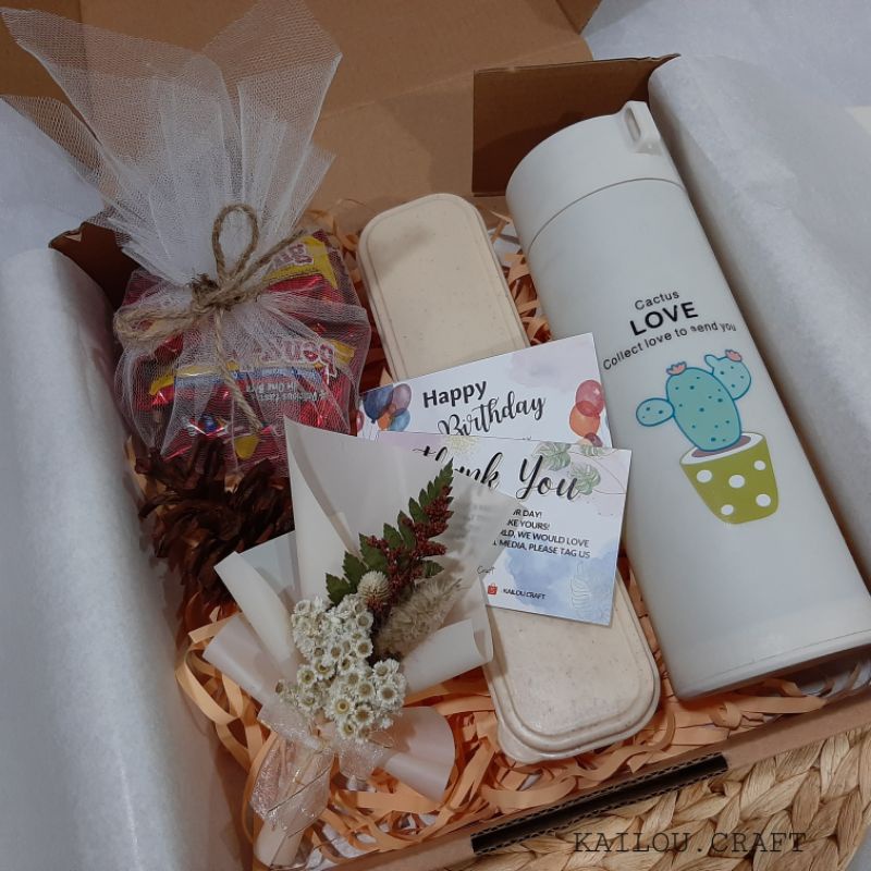 Kado Ulang Tahun | Kado Wisuda | Snack Box Wisuda | Kado Cewek | Hampers Ulang Tahun | Kado Anniversary