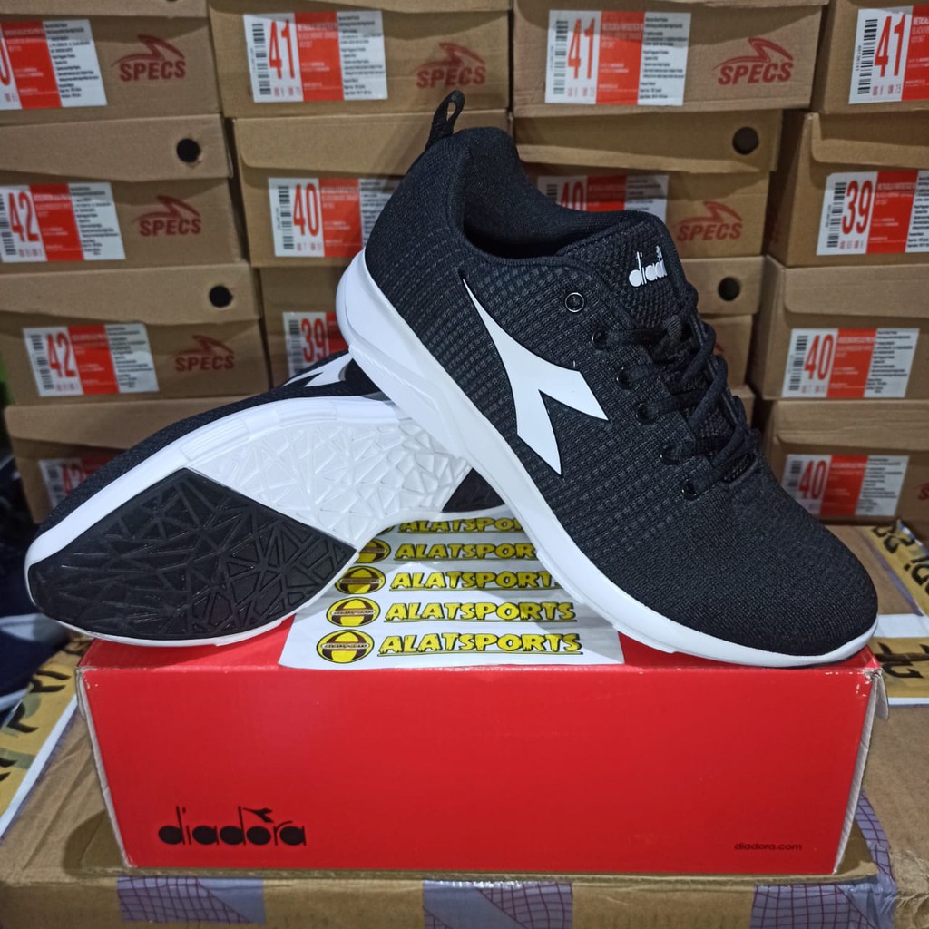 Diadora X RUN LIGHT 5 DIA175608815 Sepatu Running Pria Original