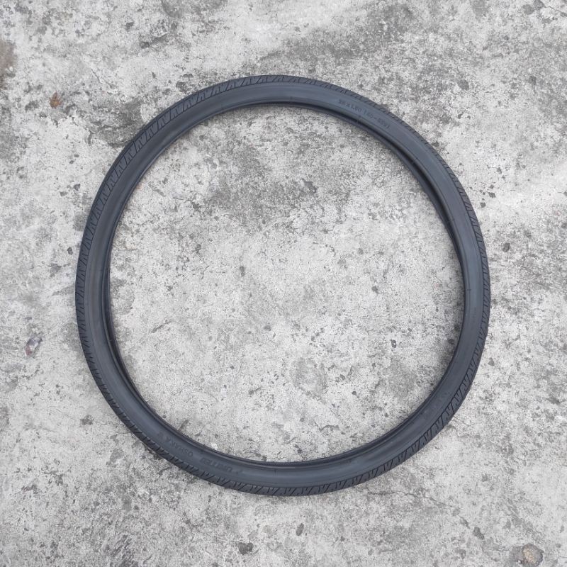 BAN LUAR SEPEDA UNITED OSHAKA 26 INCH 40 - 559 UKURAN 26X1.50 ATAU 26 X 1.50 WARNA HITAM