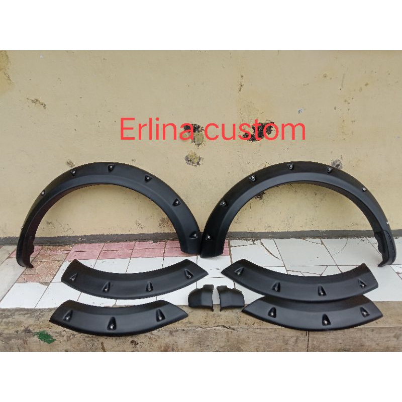 over fender Pajero lama model baut L