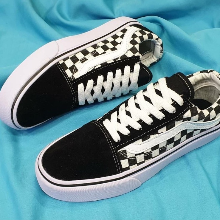 Sepatu Vans Oldskool CheckerBoard Slip On Motif Kotak Catur Hitam Putih Black White Sneakers Murah