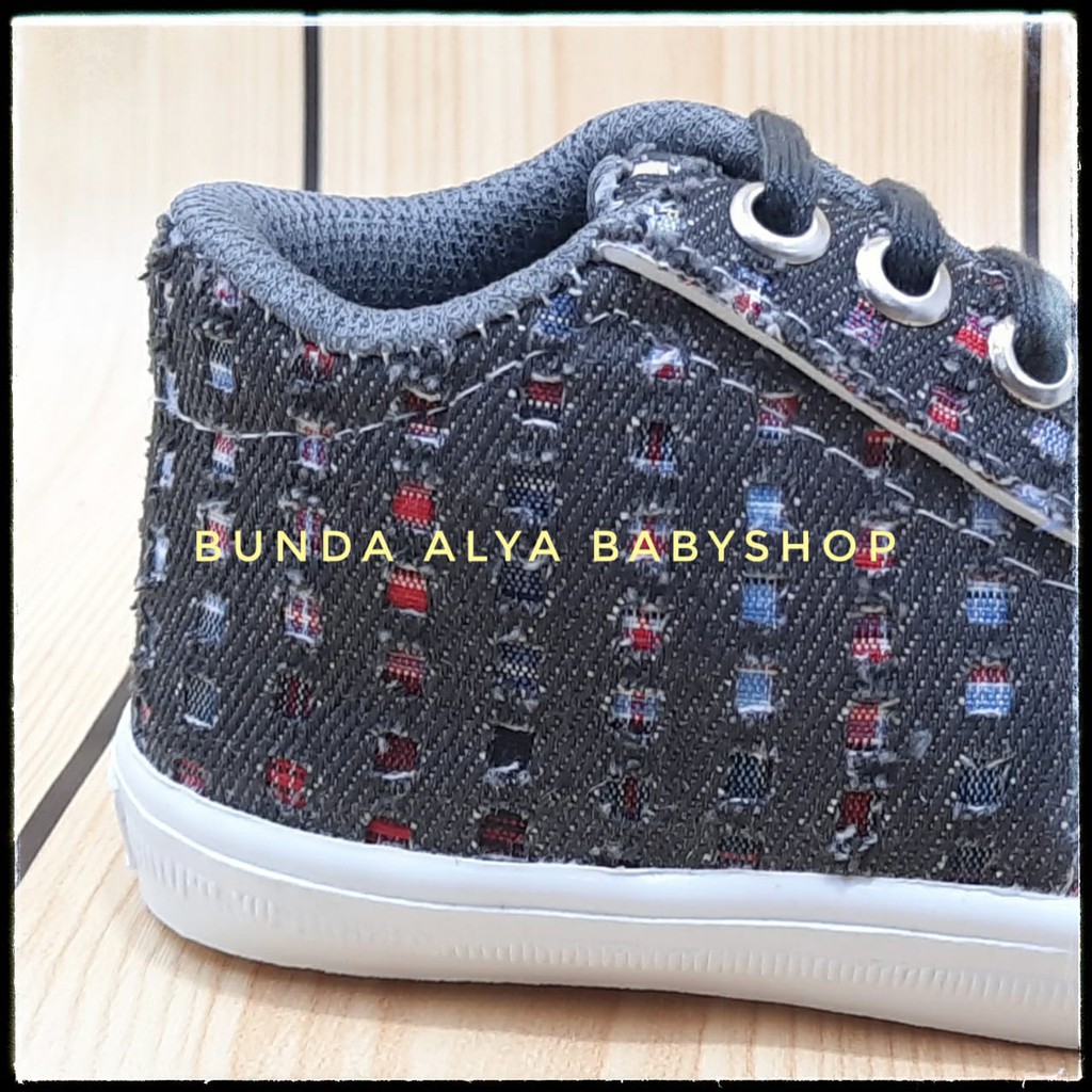 Sepatu Anak Laki Sneakers Usia 1 2 3 Tahun HITAM Size 23 - 28 - Sepatu Anak Cowok Keren Anti Licin Alas Karet