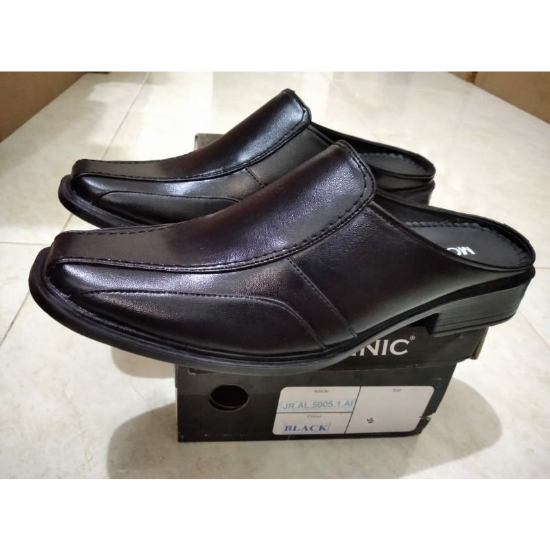 Size 39 MOLLINIC Bustong Pria