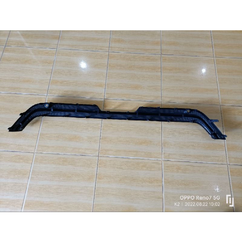 Kumis bumper depan Toyota Inova barong tahun 2014