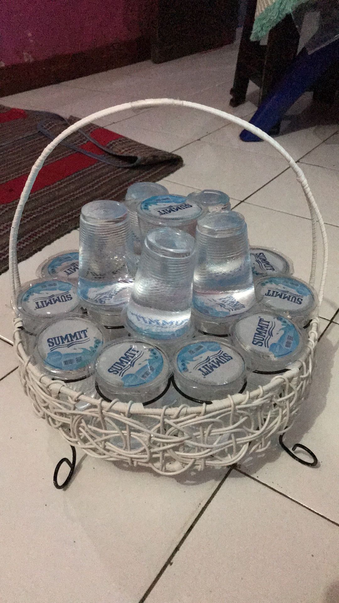 Keranjang Aqua, Keranjang Air Minum Gelasan Brekele