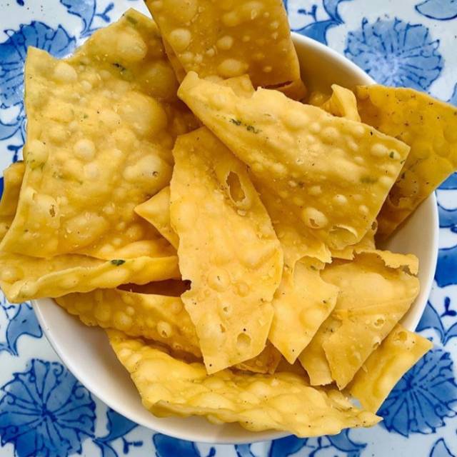 

Keripik bawang / keripik aceh