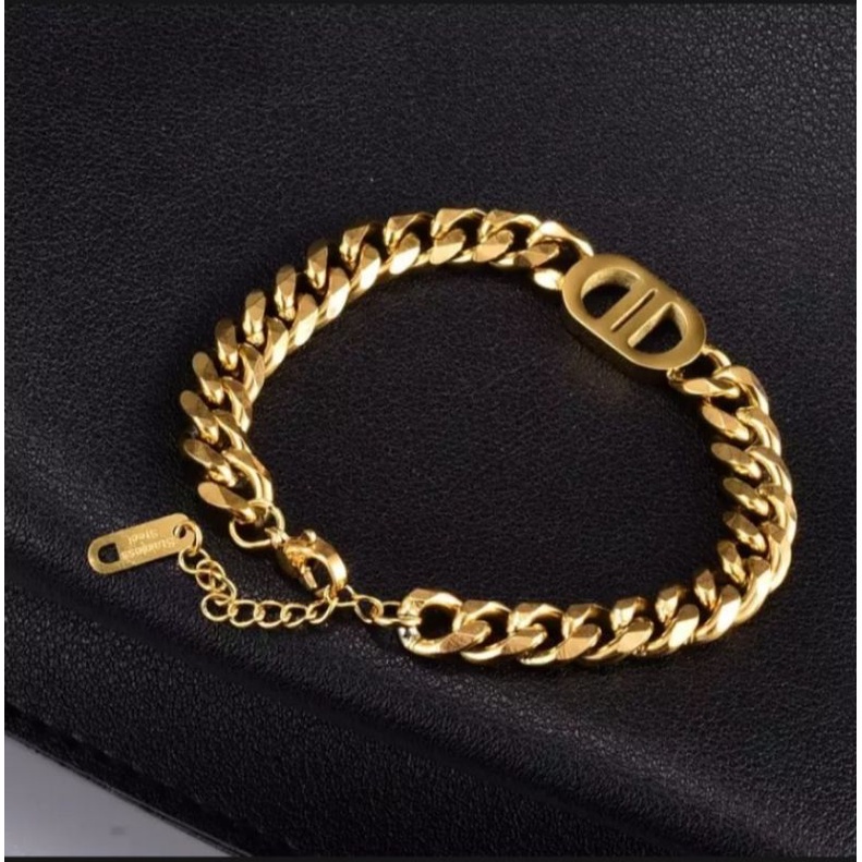 Gelang Tangan Rantai Wanita / Gelang Rantai Wanita Emas / Gelang Tangan Wanita Asli Titanium / Gelang Wanita Branded / Gelang Tangan Wanita Import / Gelang Tangan Wanita Terbaru