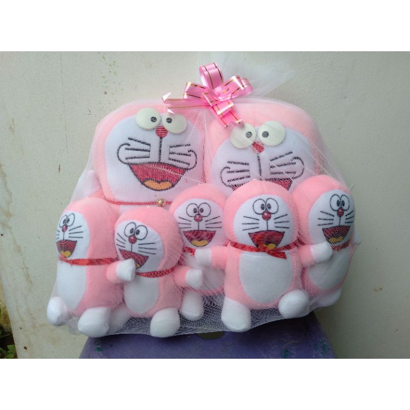 boneka hadiah ulang tahun parcel Doraemon Beranak isi 7 (2besar 5 kecil)