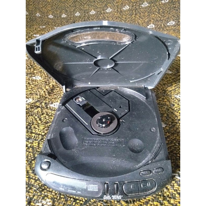 

Discman_Sony_D-143