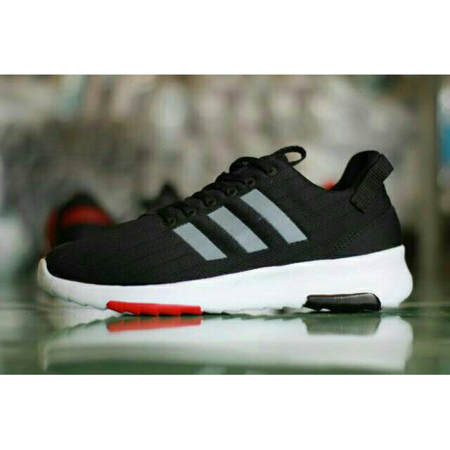 Sepatu cowok Adidas. Adidas cloudfoam. Adidas running. Sepatu kets pria Adidas.  Sepatu kasual pria