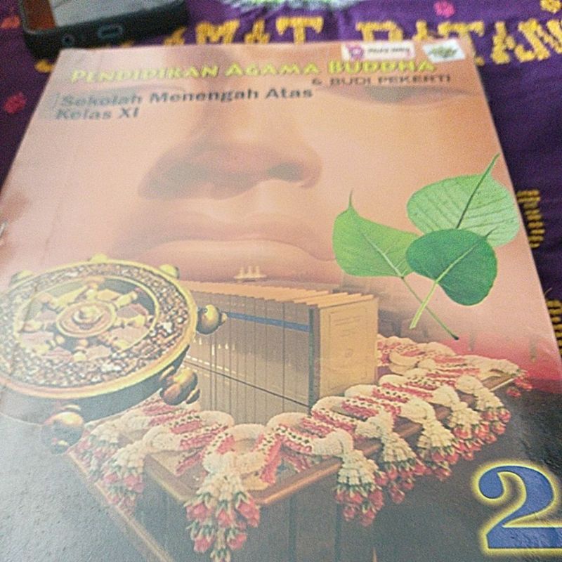 Buku pendidikan agama buddha