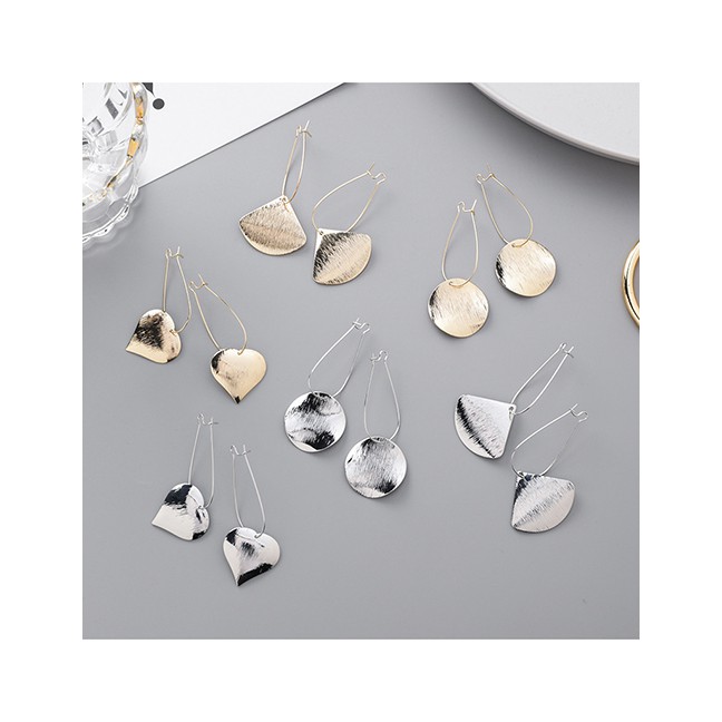 LRC Anting Tusuk Fashion Love Metal Brushed Textured Bump Geometric Earrings F9991
