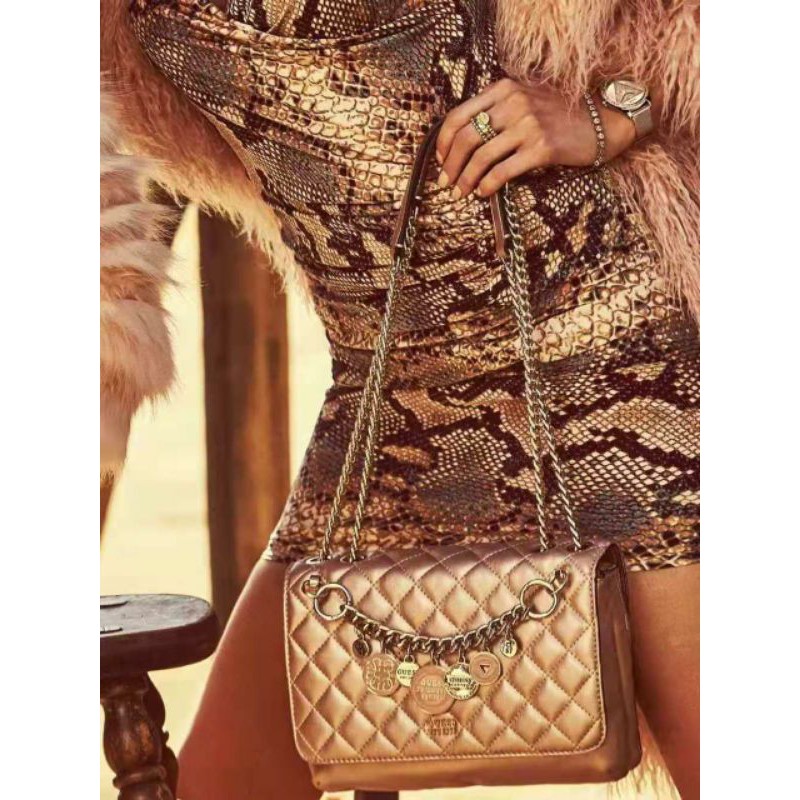 Tas guess liontin free box idr 320.000