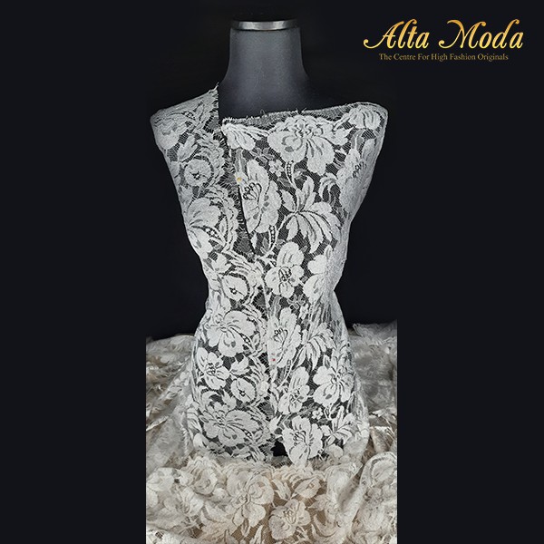 

Alta Moda Brokat Kebaya Tradisional Full Pattern Floral Leaves Putih