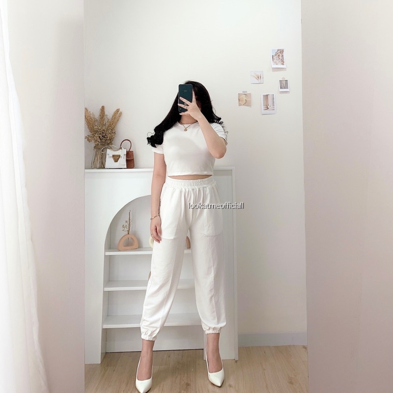 Lookatmeofficial • Zoey Set 2in1 Jogger + Crop Top Premium-Putih