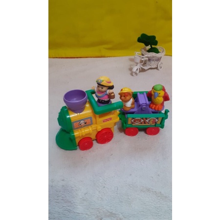Fisher price little people train