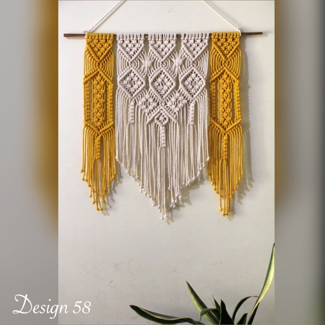 Hiasan dinding macrame rajut