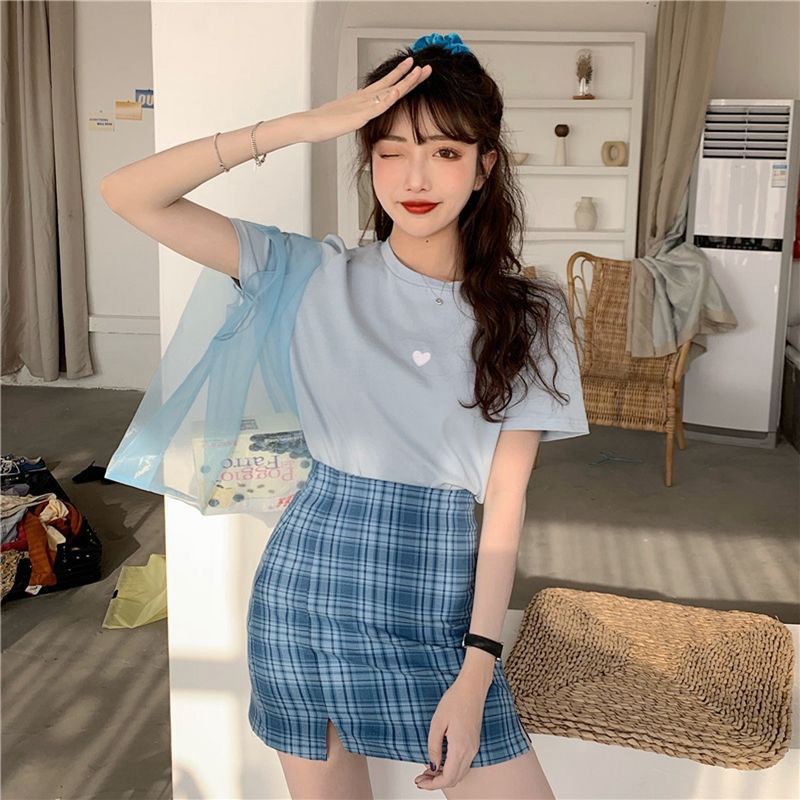 THISTLE - Oversize Tee Tshirt Model Longgar Untuk Wanita Motif Love Tengah Bordir