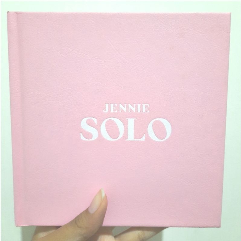 ALBUM JENNIE SOLO + POSTER