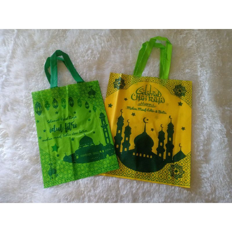 

Tas Go Green Spunbond Idul Fitri / Lebaran