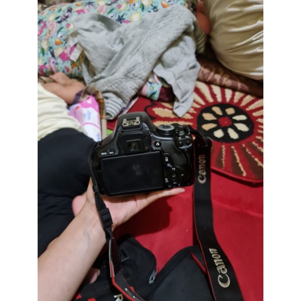 kamera canon eos 600D lensa fix