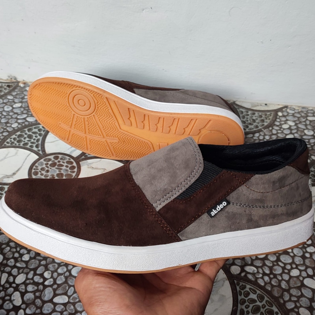 Sepatu Pria Slip On Laki Laki Dewasa Aldeo A01 Abu Coklat Slop Tanpa Tali Keren Terbaru 2022 Buat Gaya Santai