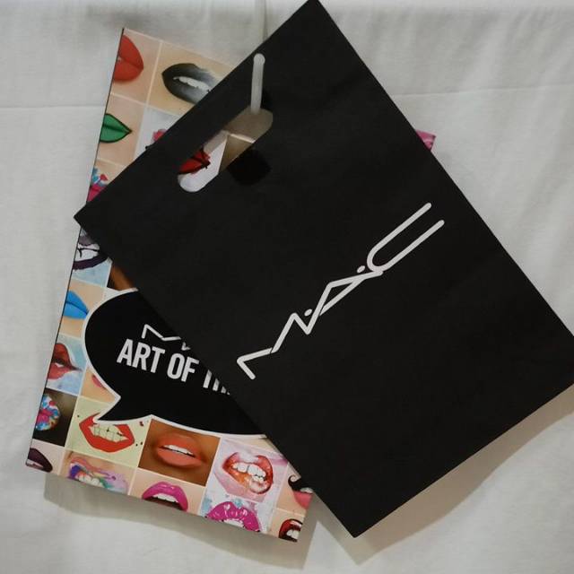 

MAC COSMETICS AUTHENTIC PAPERBAG