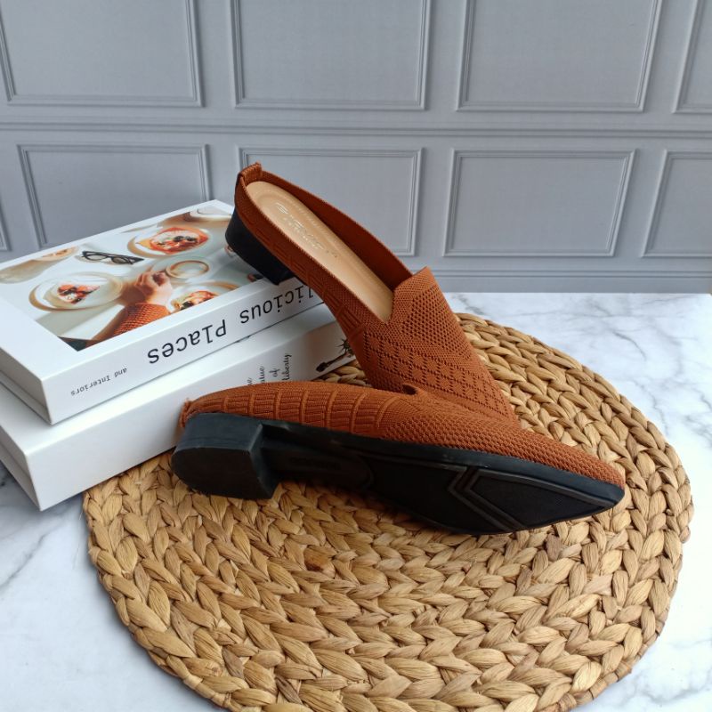 GRAVICI - Sepatu Slip On Mules Wanita Bahan Rajut Import SP 07